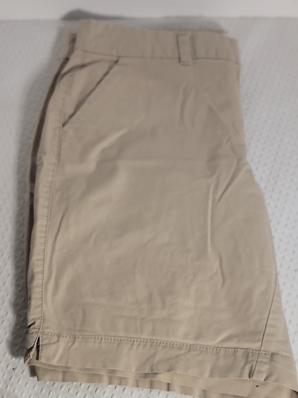 Old Navy Khaki Flat-Front Women Shorts